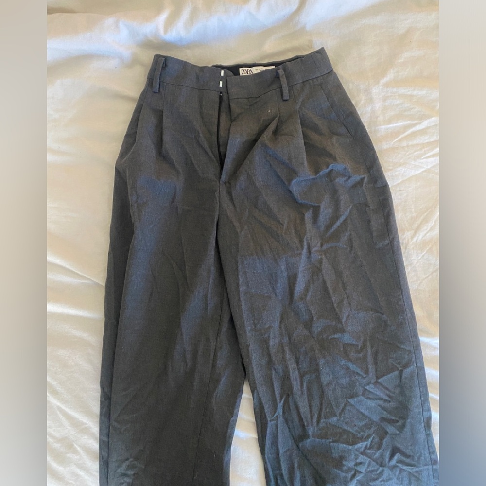 Grey ZARA high waisted slacks. Size S. Great condition.